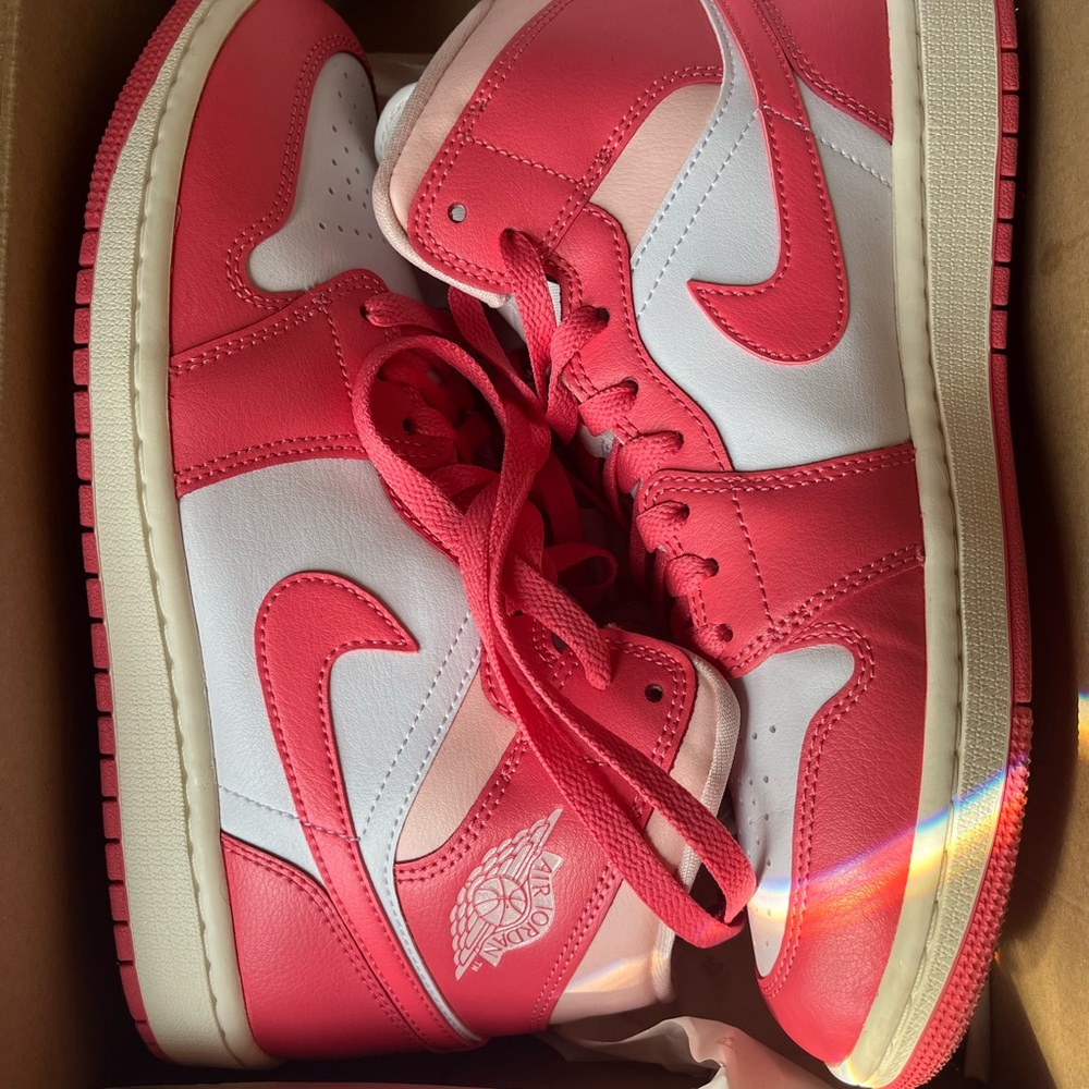 Nike Air Jordan High-Top (mid) Sneakers